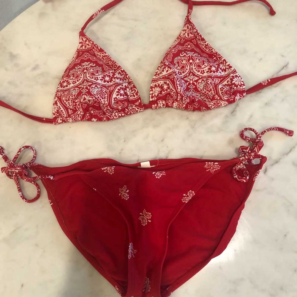 Red Design String Bikini